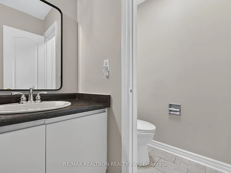 49 Meekings Dr — Photo 40