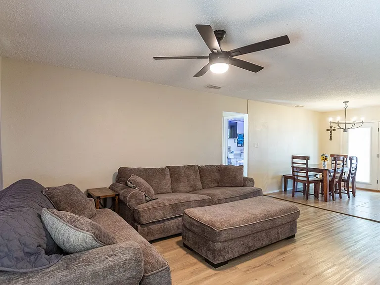 3818 Wake Forest Ln — Photo 4
