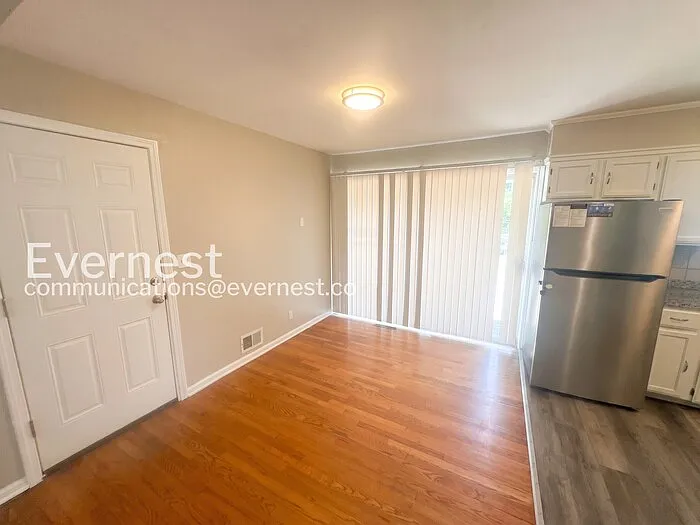 6100 E 109th St — Photo 5