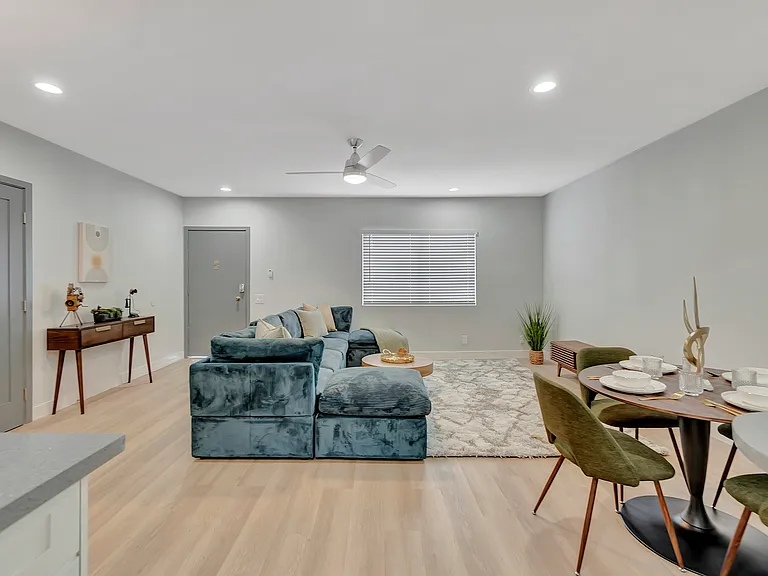 Palm View Village Inglewood — Photo 37