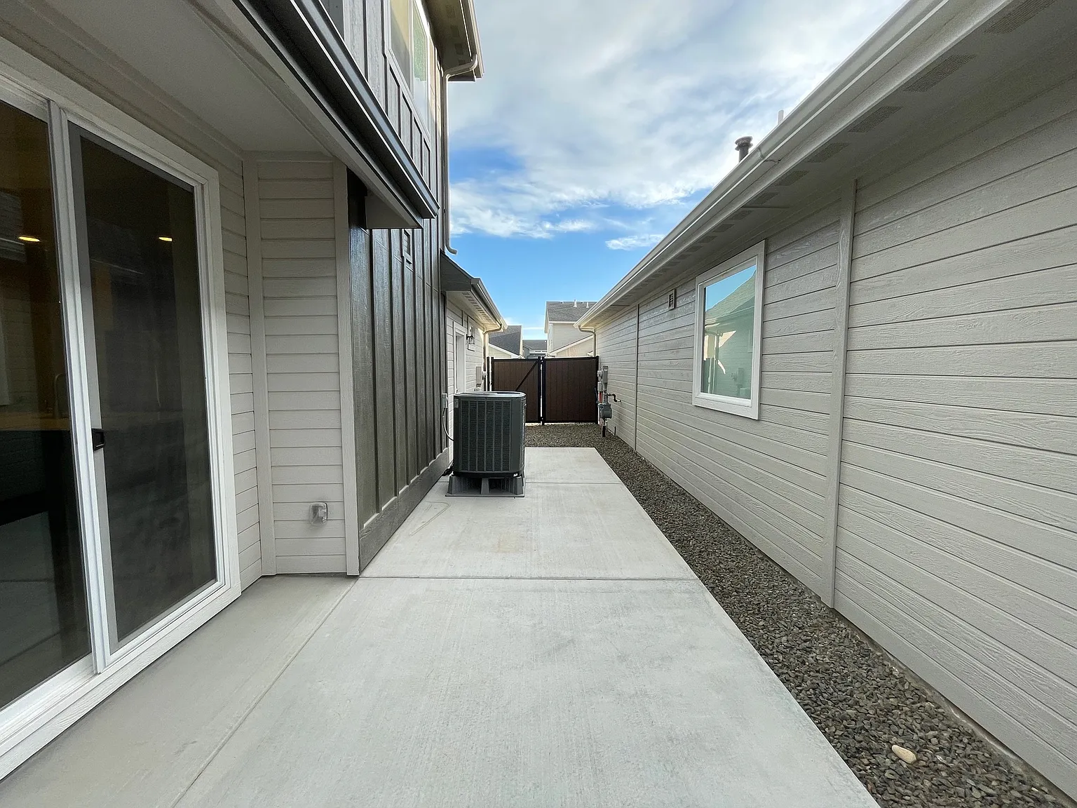 3 bed, 1862 sqft, $2,450 — Photo 2