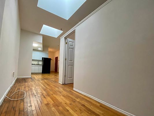 3rd image of 15 Lawton St APT 24