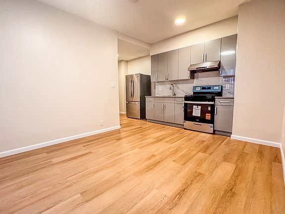 2nd image of 154 E 93rd St APT 1