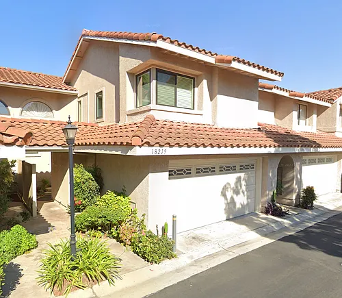 18219 Hampton Ct Photo 1