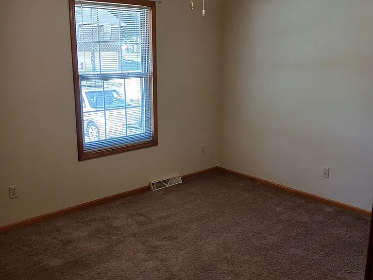 5102 Charm Ridge Dr — Photo 7