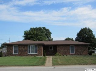 2801 W Bluff Ct, Quincy, IL 62305