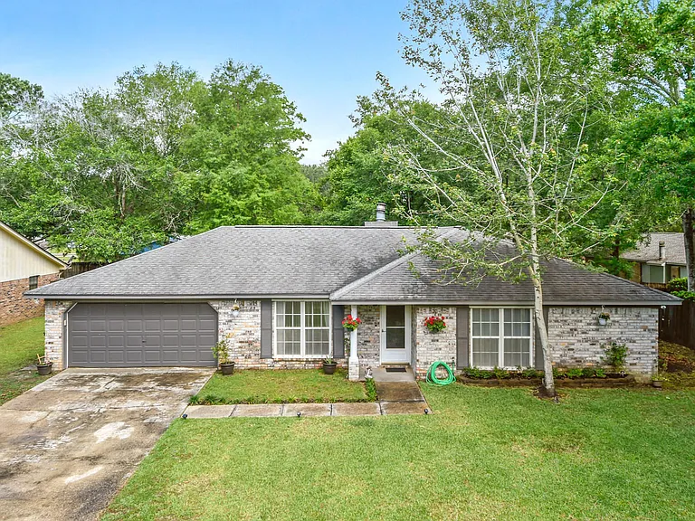 3617 Ridgecrest Dr — Photo 1