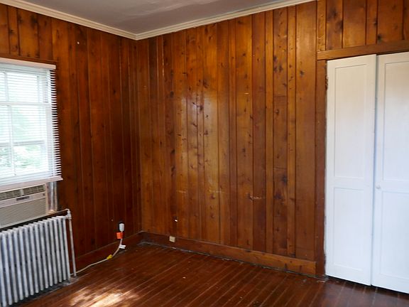 3rd image of 105 W Church St APT 4