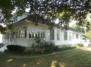 518 N Main St, Mayville, WI 53050