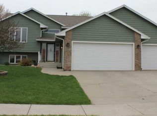 1813 S Dorothy Ave, Sioux Falls, SD 57106