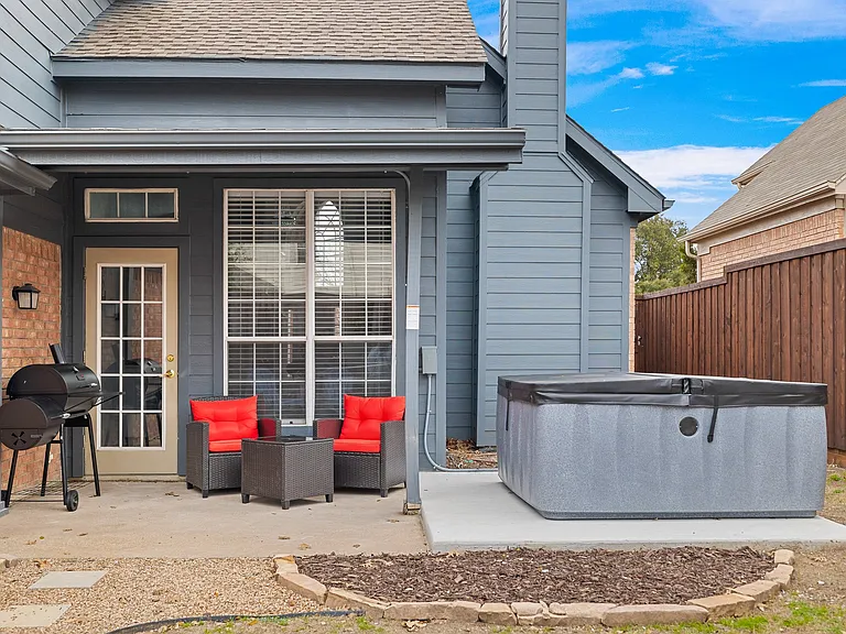 10217 Burgundy Dr — Photo 27