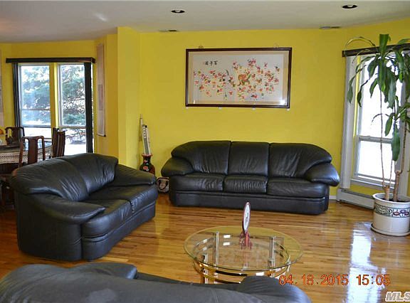 3rd image of 67 Villa St