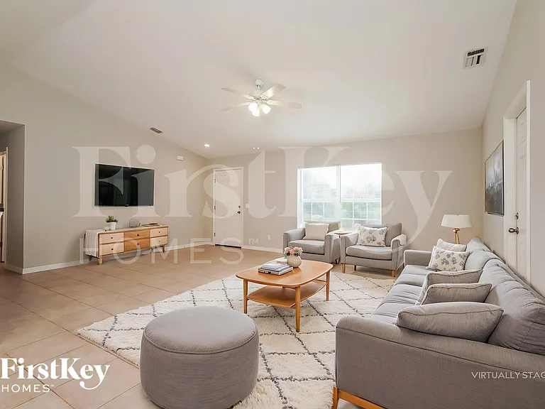 12246 Gulfstream Blvd — Photo 4