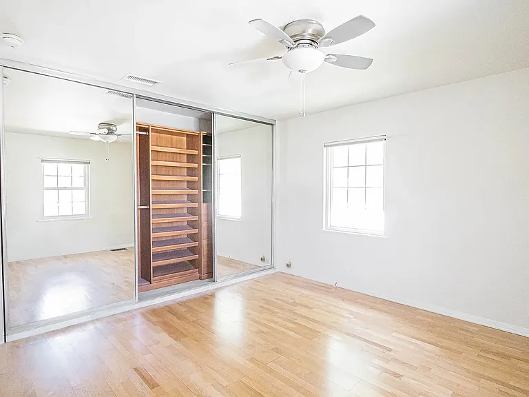 2024 Navy St — Photo 9