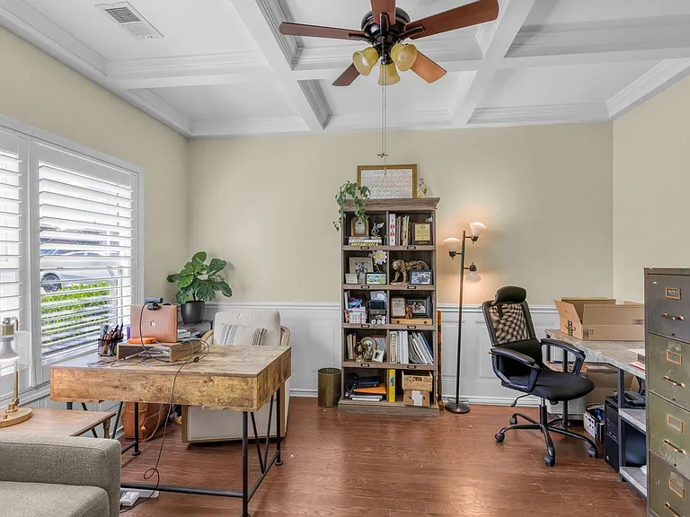 324 Frontier Cir — Photo 26