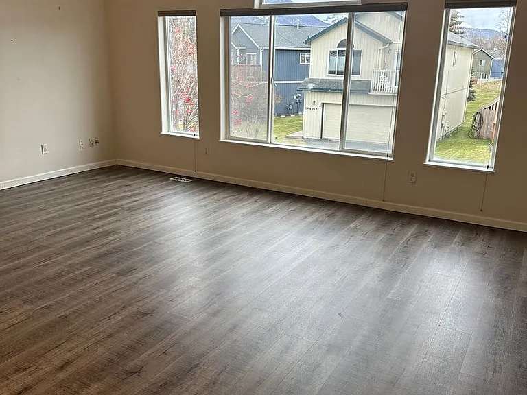 4018 Sycamore Loop — Photo 1