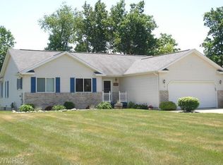 1415 Red Clover Hills Dr, Jonesville, MI