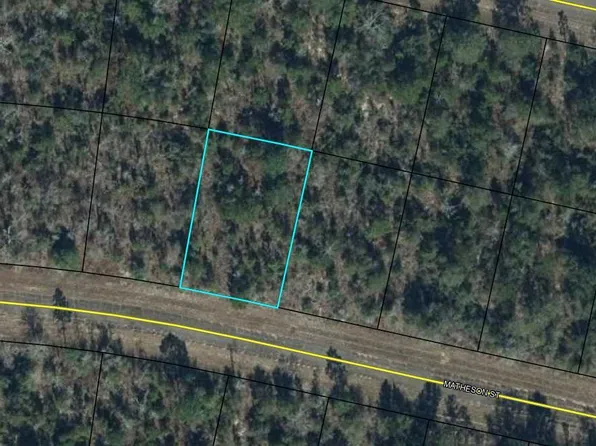 28 Matheson St, Chipley, FL 32428