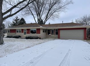 11432 W Sunset Ln, Greenfield, WI 53228