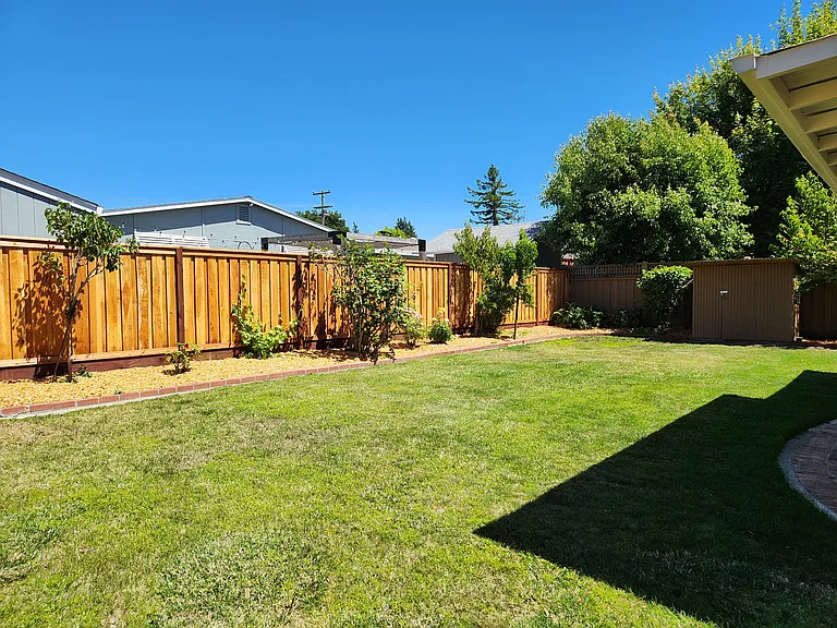 2220 Sartori Dr — Photo 27