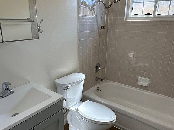 5th image of 771 Warring Dr APT 4
