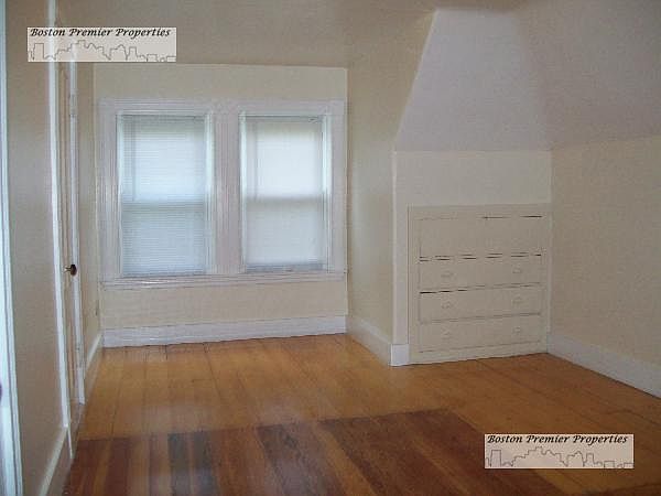2nd image of 75 Lincoln Ave APT 2