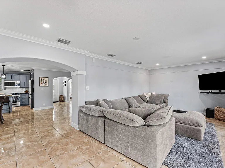 4481 SW 37th Ave — Photo 18