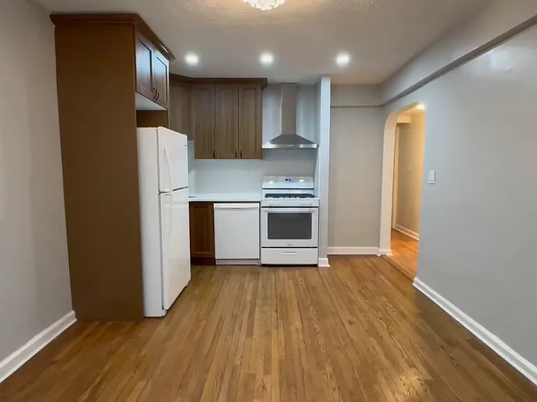 8520 Little Neck Pkwy #1 — Photo 2