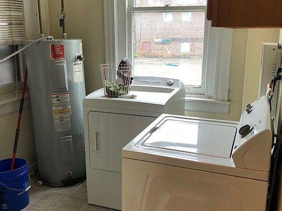 4th image of 2346 W Grace St #U1