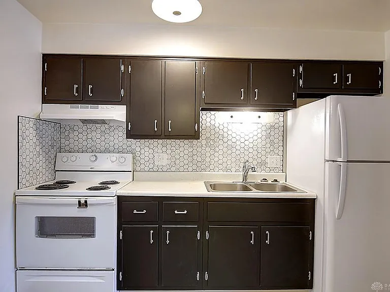 2724 Enterprise Ave #C — Photo 1