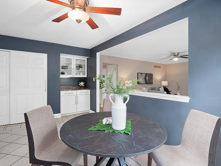 2122 Park Forest Dr — Photo 4