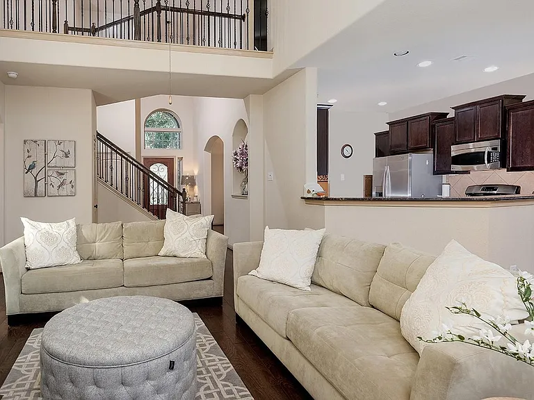 222 Hawkhurst Ct — Photo 9