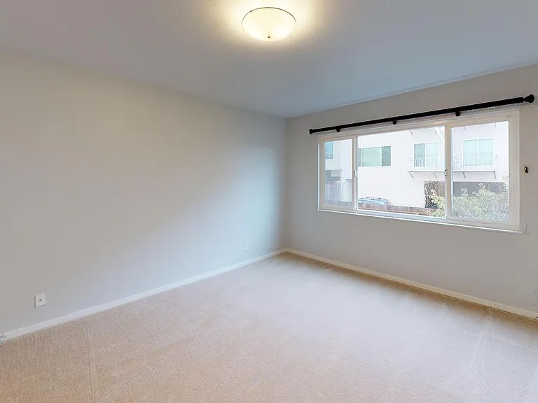 750 37th Ave — Photo 16