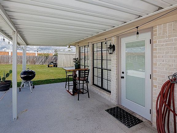 5th image of 701 Dunbar Dr
