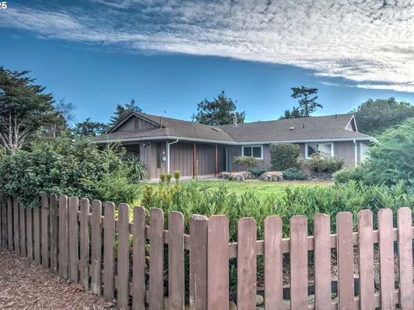 1620 26th St, Florence, OR 97439