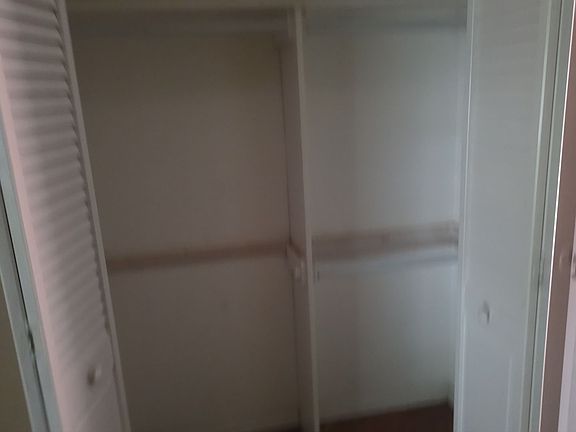 5th image of 412 Forestwood Dr