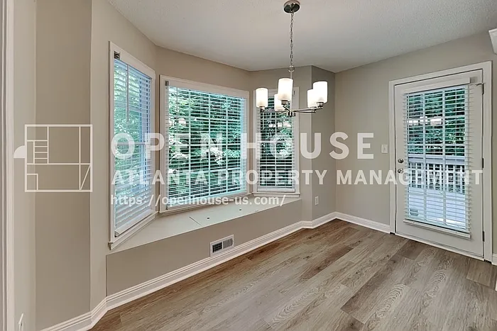 328 Abbington Ln — Photo 6