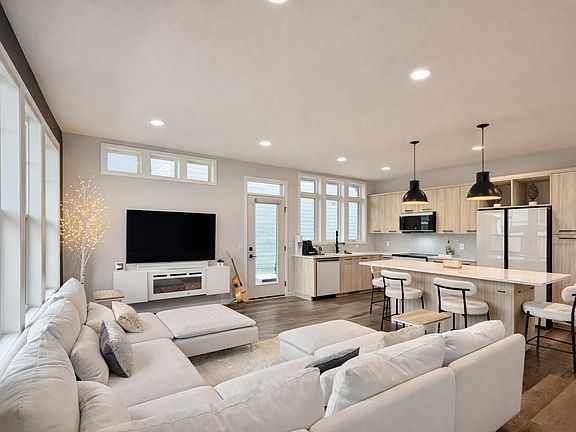 3rd image of 16102 Duvane Way