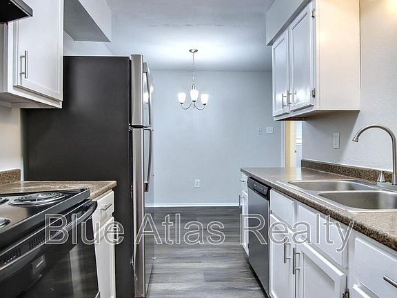2nd image of 402 S 2nd St #1