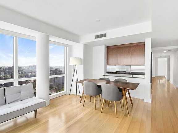 3rd image of 2628 Broadway APT 24A