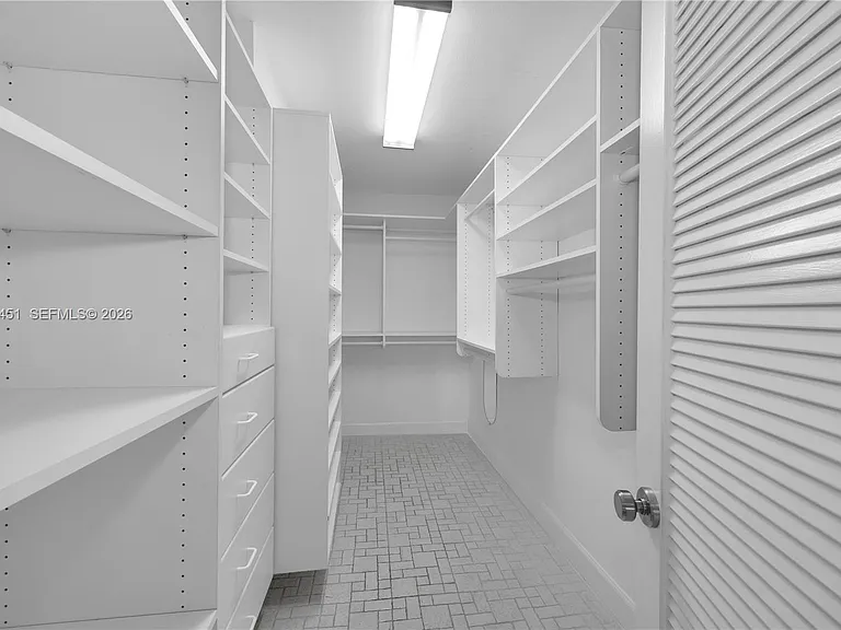 2 Grove Isle Dr #B907 — Photo 23