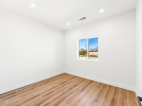 35th image of 21860 Bancroft Dr