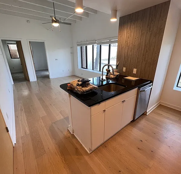 418 N 25th St #210 — Photo 2