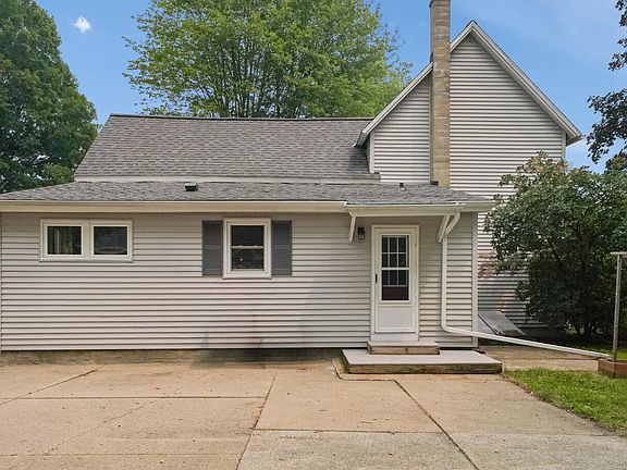 4th image of 2531 Miller Ave NW