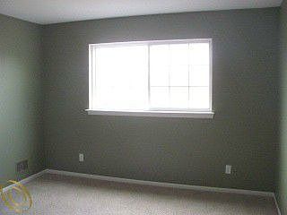 5th image of 180 S Vista