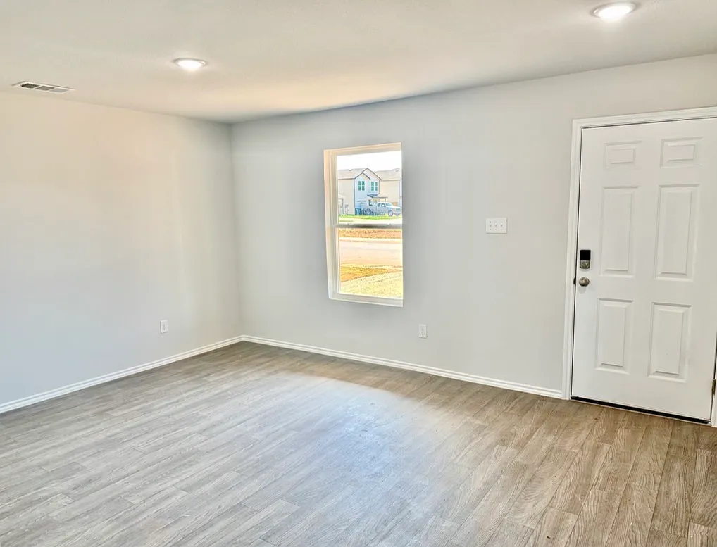 2865 Autumnwood Way — Photo 4