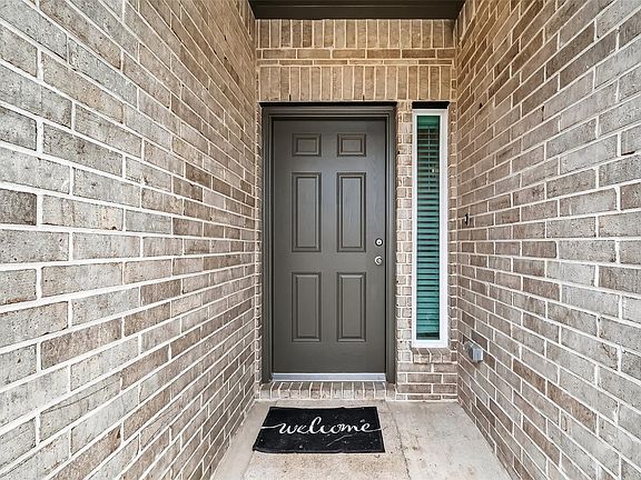 3rd image of 3402 Rolling River Dr