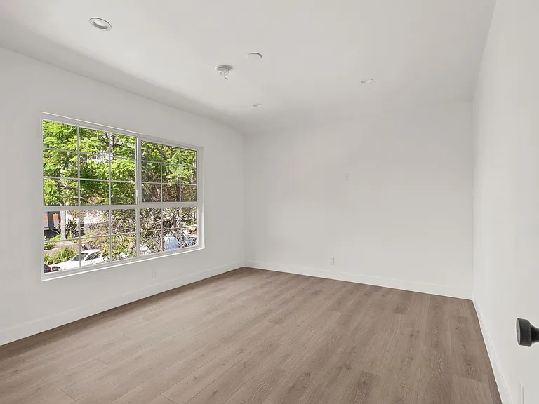 904 N Gardner St #4 — Photo 9