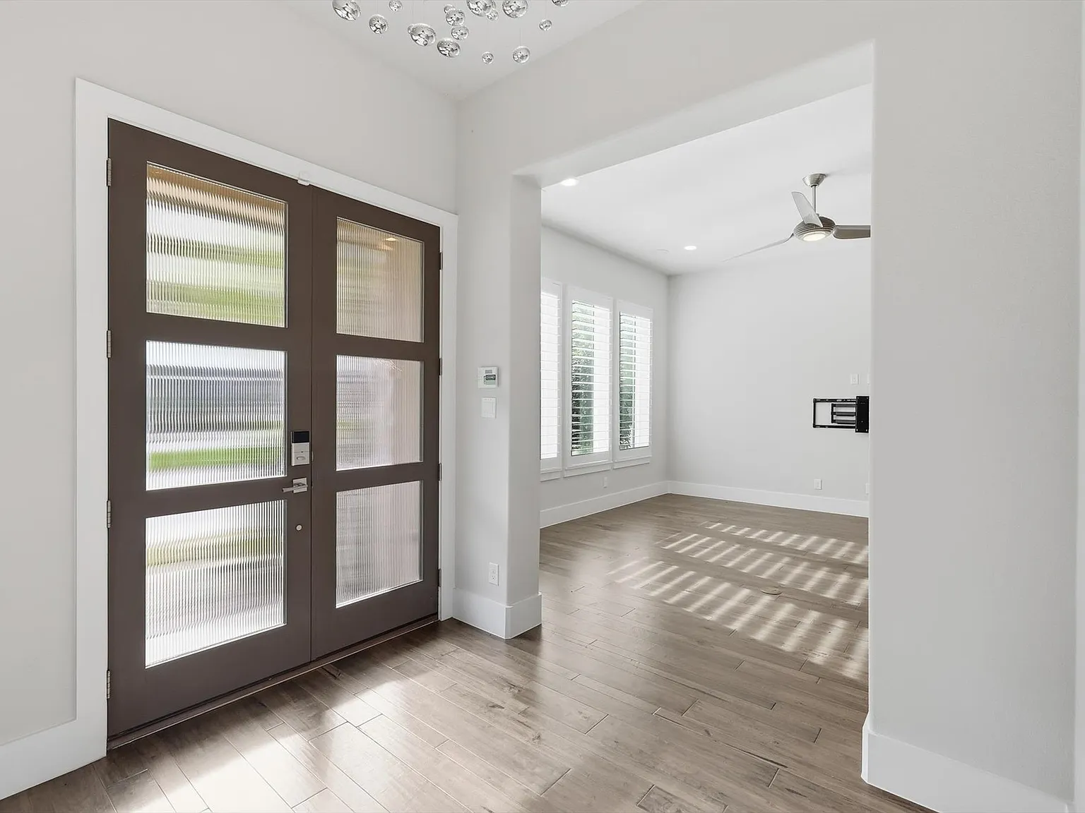 4 bed, 3017 sqft, $5,500 — Photo 3