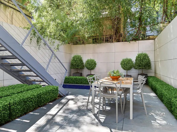 240 East 61st Street image 12 of 24